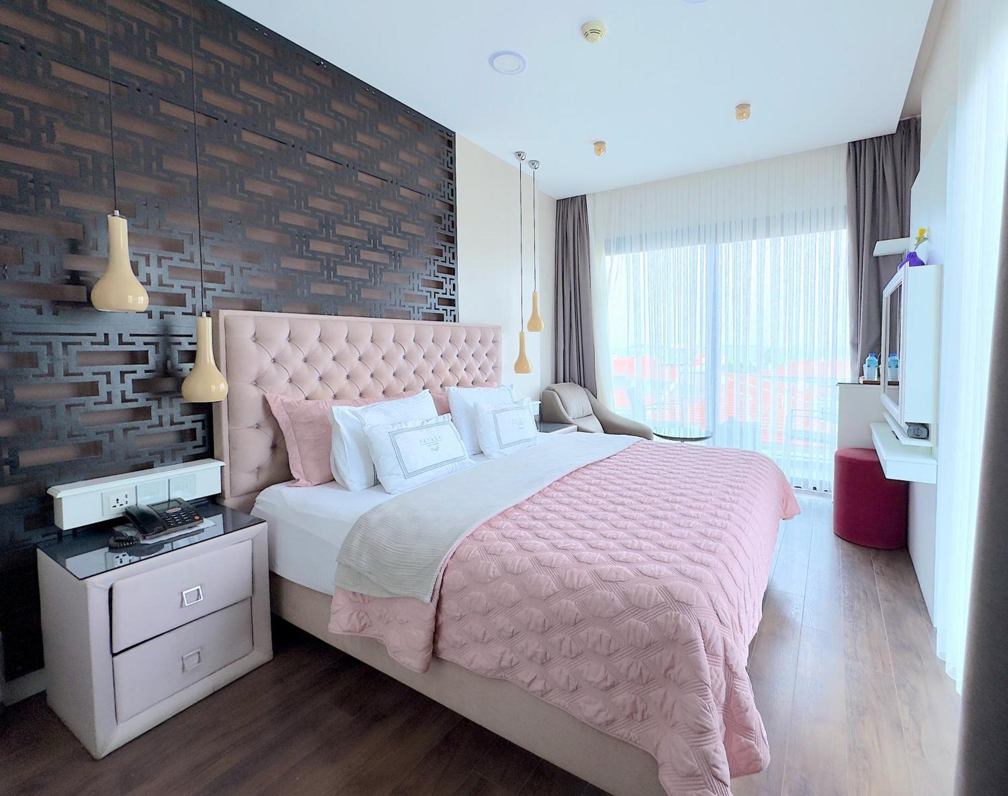 Ferush Boutique Hotel Урла Екстериор снимка