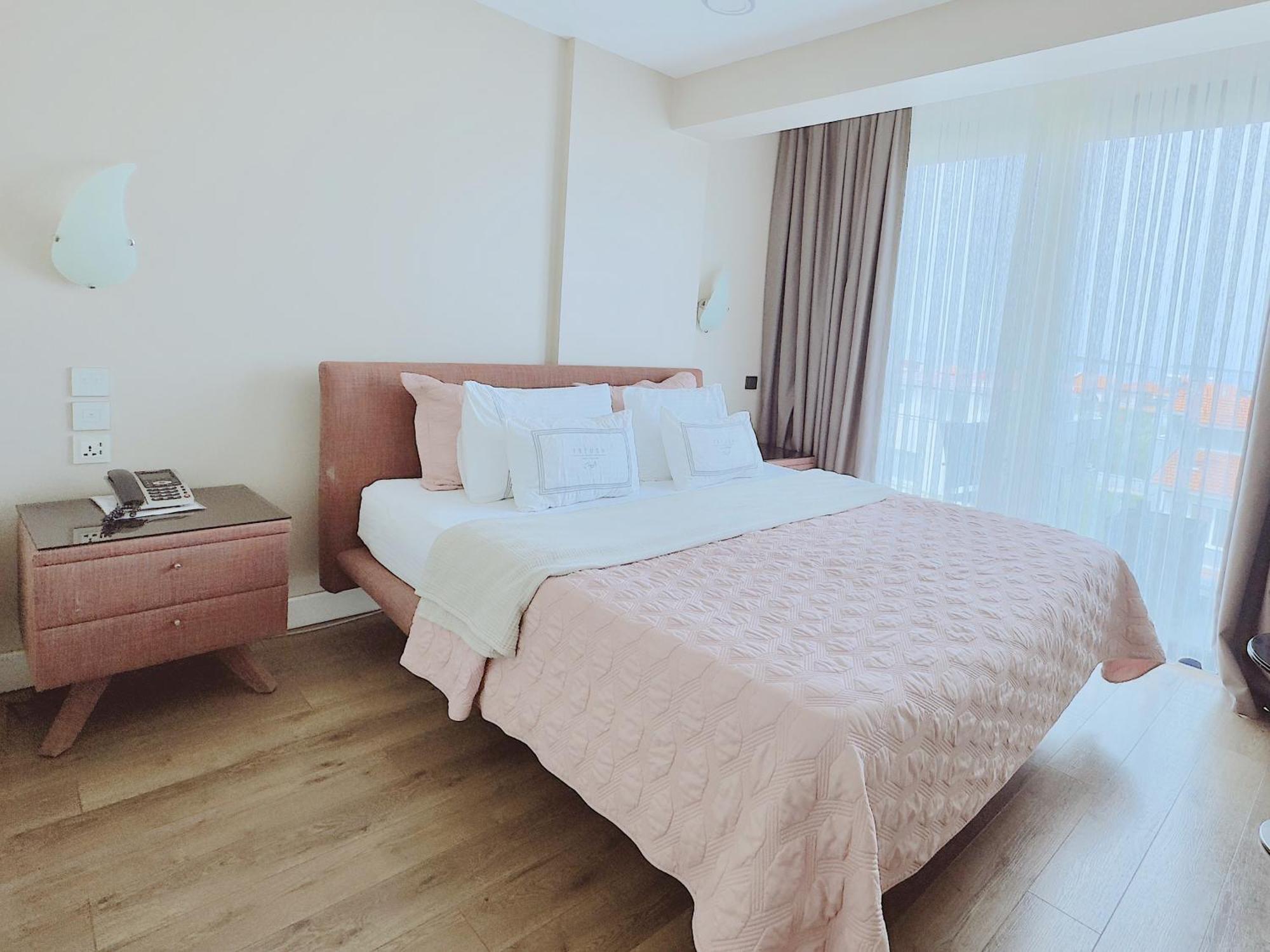 Ferush Boutique Hotel Урла Екстериор снимка