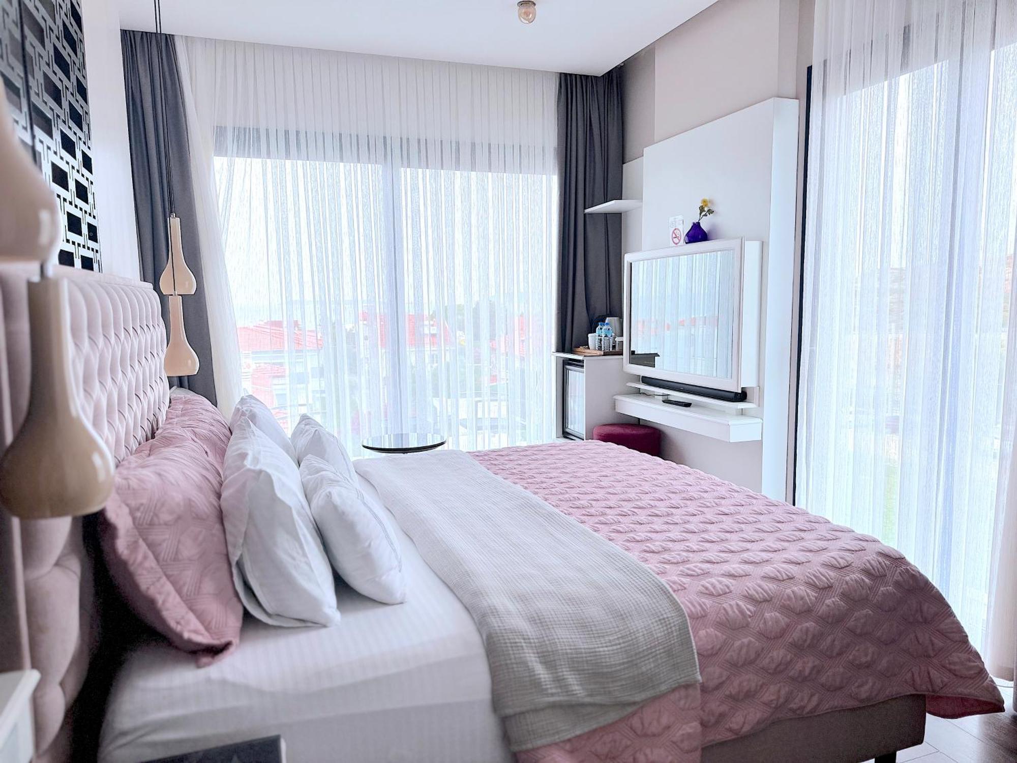 Ferush Boutique Hotel Урла Екстериор снимка