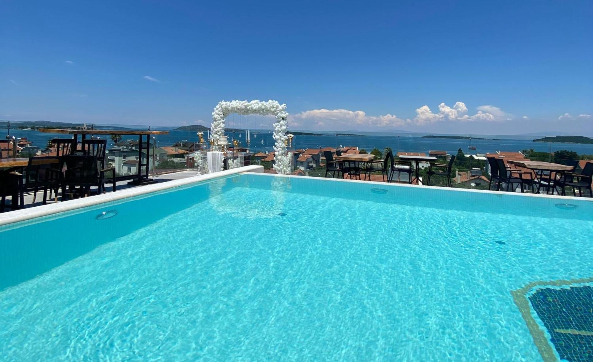Ferush Boutique Hotel Урла Екстериор снимка