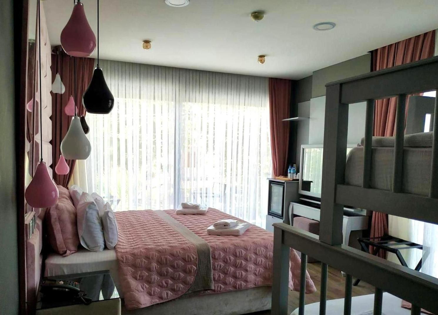Ferush Boutique Hotel Урла Екстериор снимка